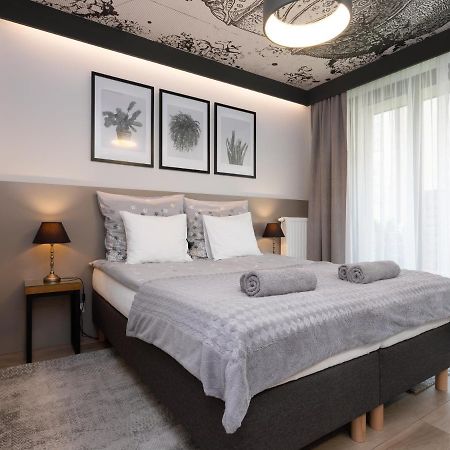 Jacuzzi Apartments Краков Экстерьер фото
