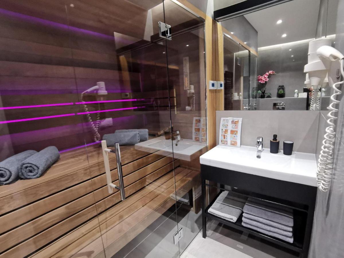 Jacuzzi Apartments Краков Экстерьер фото