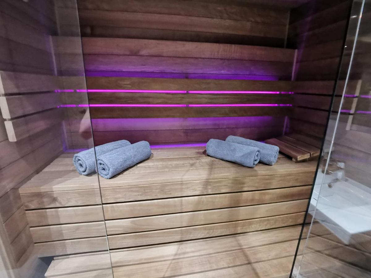 Jacuzzi Apartments Краков Экстерьер фото