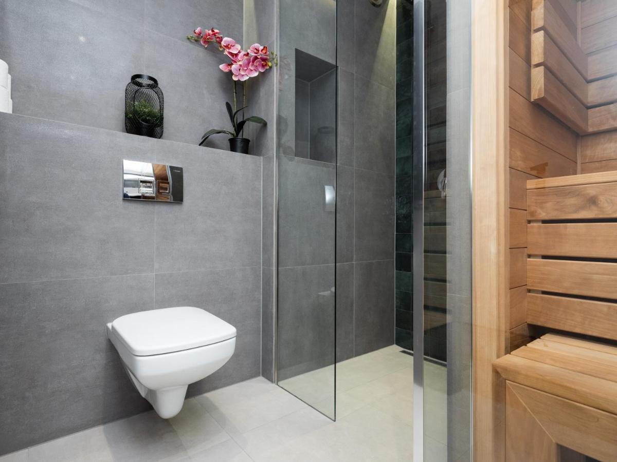 Jacuzzi Apartments Краков Экстерьер фото