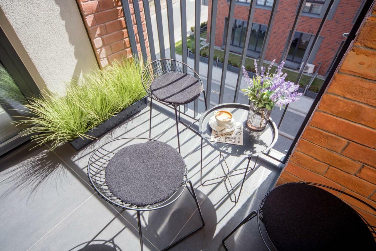 Jacuzzi Apartments Краков Экстерьер фото