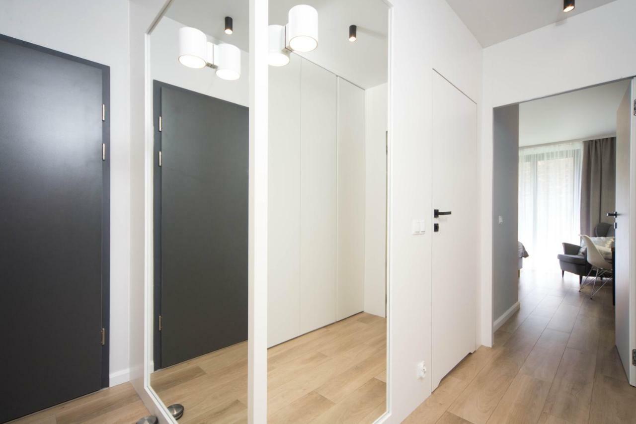 Jacuzzi Apartments Краков Экстерьер фото