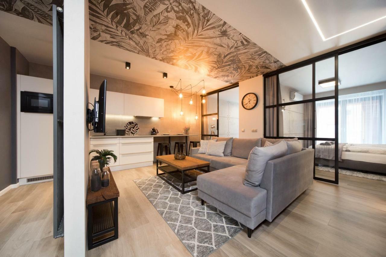Jacuzzi Apartments Краков Экстерьер фото