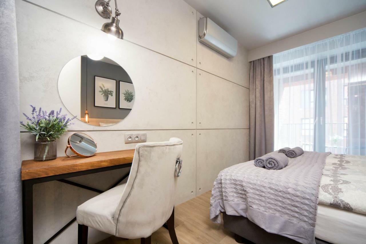 Jacuzzi Apartments Краков Экстерьер фото