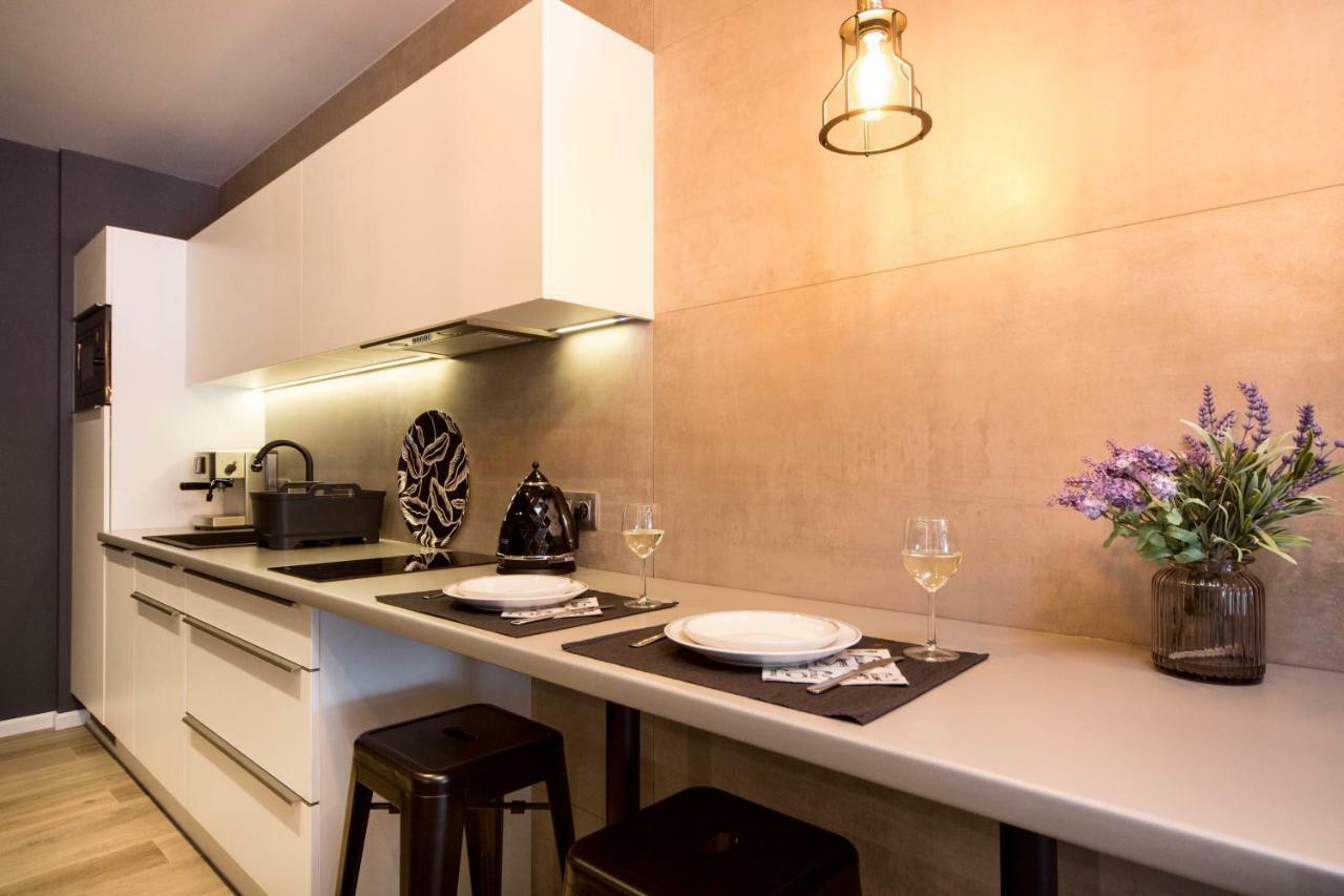 Jacuzzi Apartments Краков Экстерьер фото