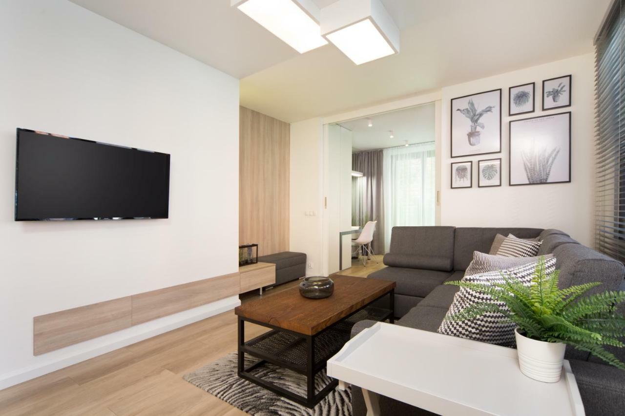 Jacuzzi Apartments Краков Экстерьер фото